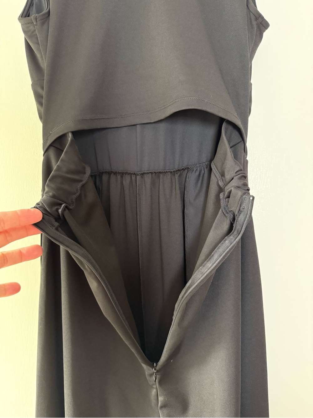 🆕 Halara V-Neck Sleeveless Ruched Pocket Jumpsuit Easy Peezy Black Chic Sporty - Picture 14 of 16